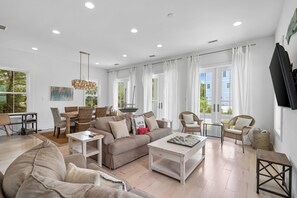 TV, fireplace - Gulf N Golf at Kiva Dunes (Gulf Shores)