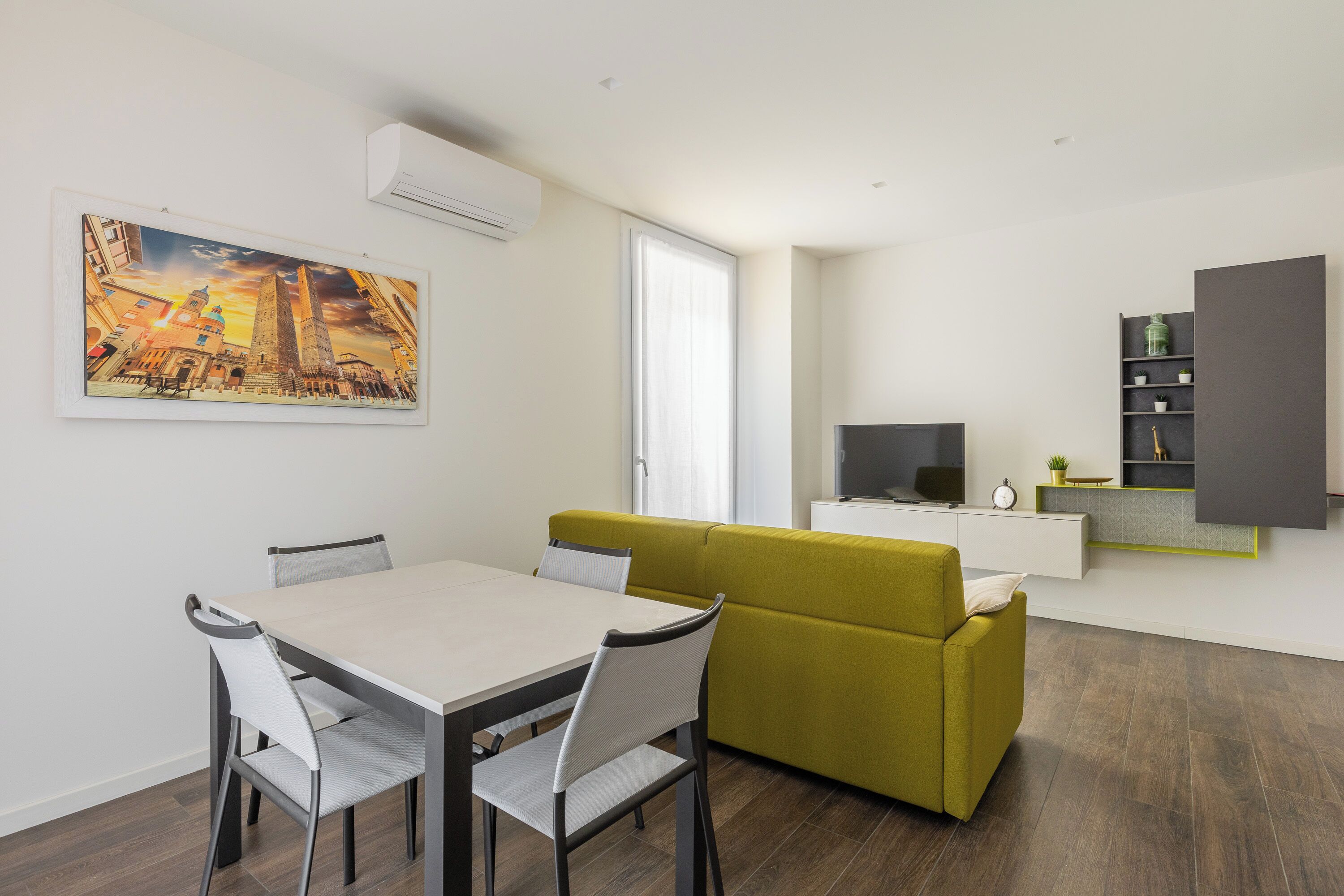 公寓 | 起居區 | 電視