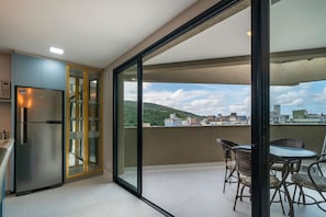 Apartment | Tempat makan