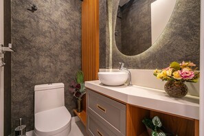 Familjelägenhet | Badrum | Dusch och regndusch