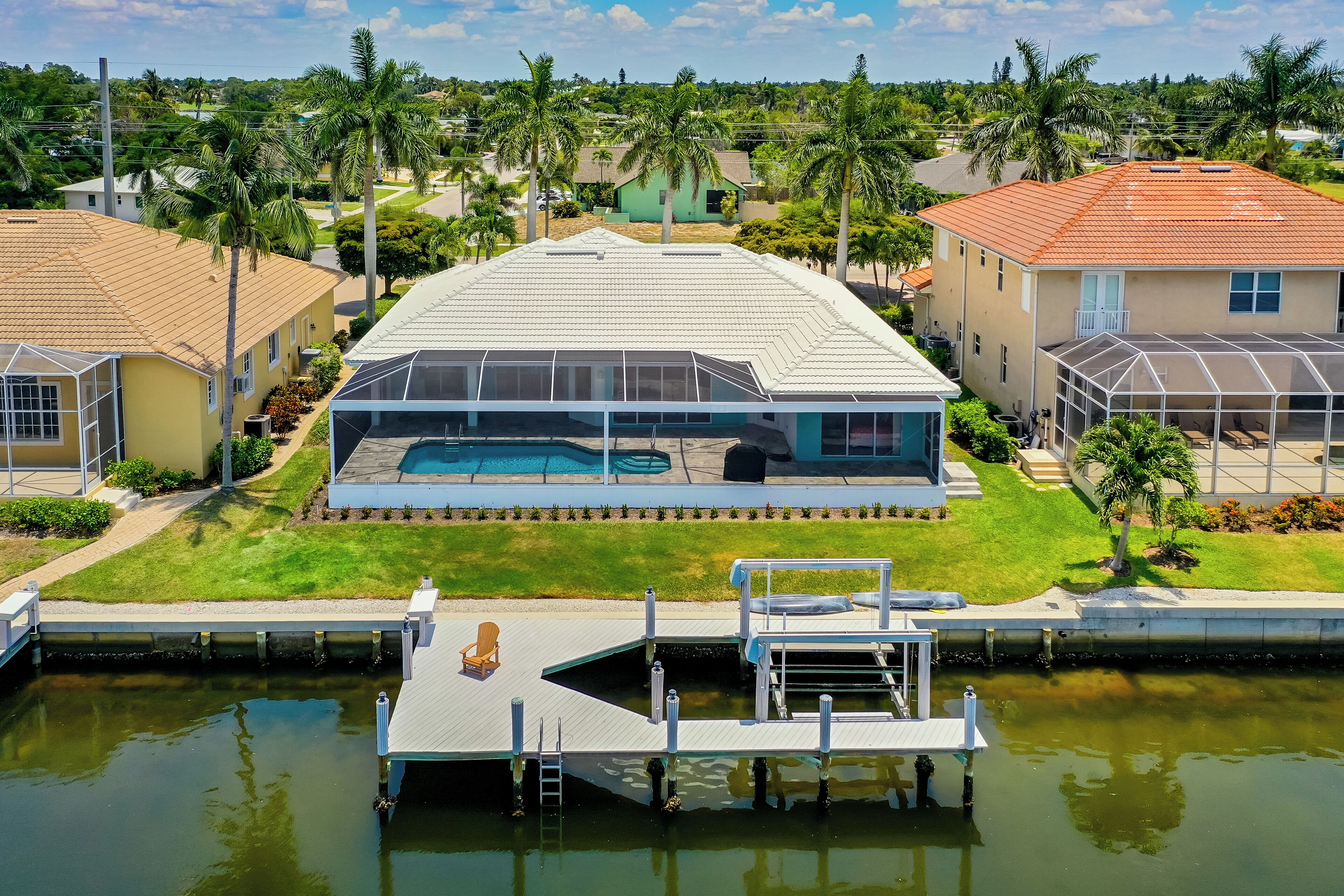 Waterfront 3 Bed I Wide Water Views I Heated Pool