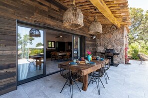 Outdoor dining - 3 Bedroom Villa in Lecci (Lecci)