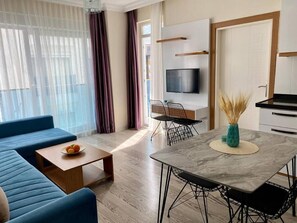 Muebles diferentes, escritorio y insonorización 