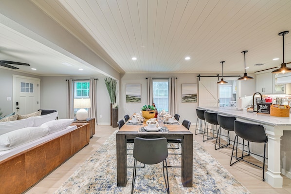 House (3 Bedrooms) | Interior