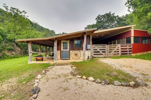 House (1 Bedroom) | Interior - Rural & Horse-friendly Cabin ~ 24 Mi to Bandera! (Tarpley)
