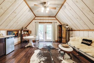 Apartment (0 Bedroom) | Interior