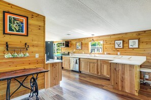 House (3 Bedrooms) | Interior - Sleep With Sloths & Lemurs! Modern Webster Home (Webster)