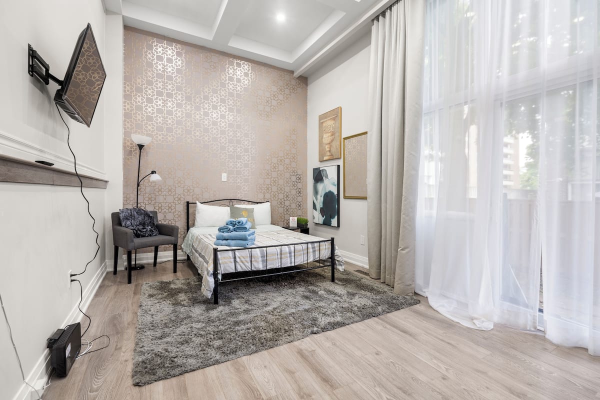 Quarto família, banheiro compartilhado, vista para o pátio | Individualmente decorados, individualmente mobiliados