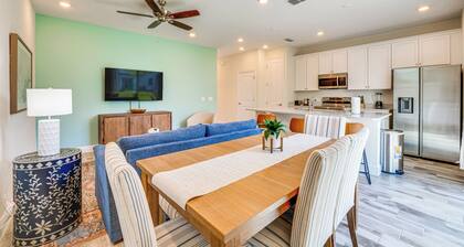 ~ 11 Mi to Disney: Bright Kissimmee Townhome!