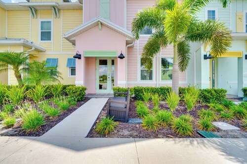 ~ 11 Mi to Disney: Bright Kissimmee Townhome!