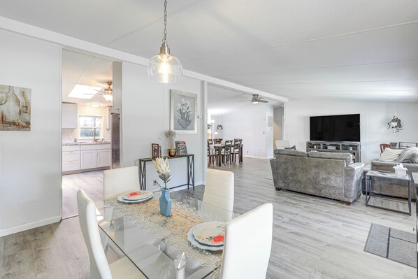 Interior - Riverfront Granbury Home w/ Patios & Boat Dock! (Granbury)