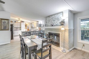 Dining - Riverfront Granbury Home w/ Patios & Boat Dock! (Granbury)