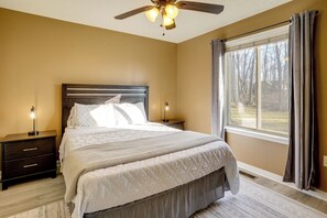 3 habitaciones, tabla de planchar con plancha y acceso a internet 