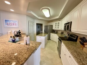 Private kitchen - Corner Oceanfront 16th Floor Beauty With Access To All Amenities 4 Bedroom Condo (Myrtle Beach)