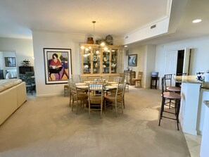Condo, 4 habitaciones | Restaurantes