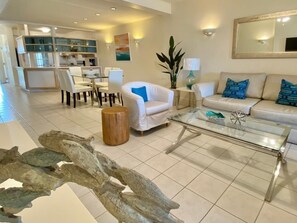 Casa geminada, 2 quartos | Área de estar | Smart TV