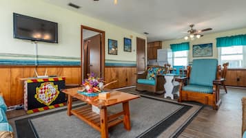 House, 3 Bedrooms | Living area | Streaming services