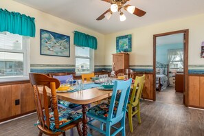 House, 3 Bedrooms | Dining