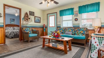 House, 3 Bedrooms | Living area | Streaming services