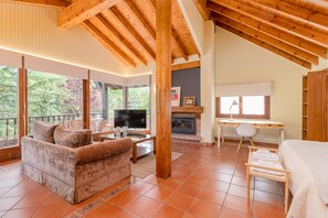 5 chambres, lits bébé (gratuits), draps fournis