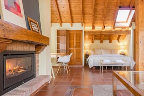 5 chambres, lits bébé (gratuits), draps fournis