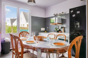 Réfrigérateur, micro-ondes, four, lave-vaisselle