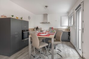 Frigorifero, forno, lavastoviglie, macchina per tè/caffè