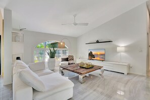 TV, offices - Privacy, Heated Pool, Gulf Access and Luxury! (Bonita Springs)