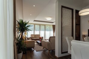 Deluxe Villa | Living area