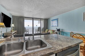 Interior - Royal Garden Unit 609 -  2 Bedroom, 2 Bath Oceanfront Condo (Garden City Beach)