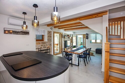 Fantastic vacation home Villa Lili on the idyllic island of Murter, Croatia