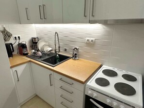 Fridge, oven, stovetop, coffee/tea maker - Athens Stylish Nest - Top Central Location (Athina)