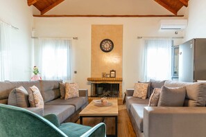 Téléviseur, foyer, bureau