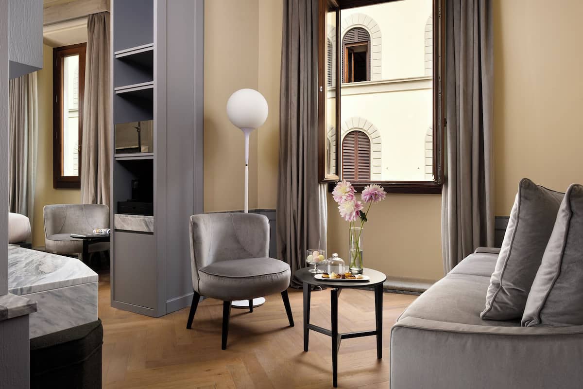 Suite | Premium bedding, down comforters, pillowtop beds, minibar