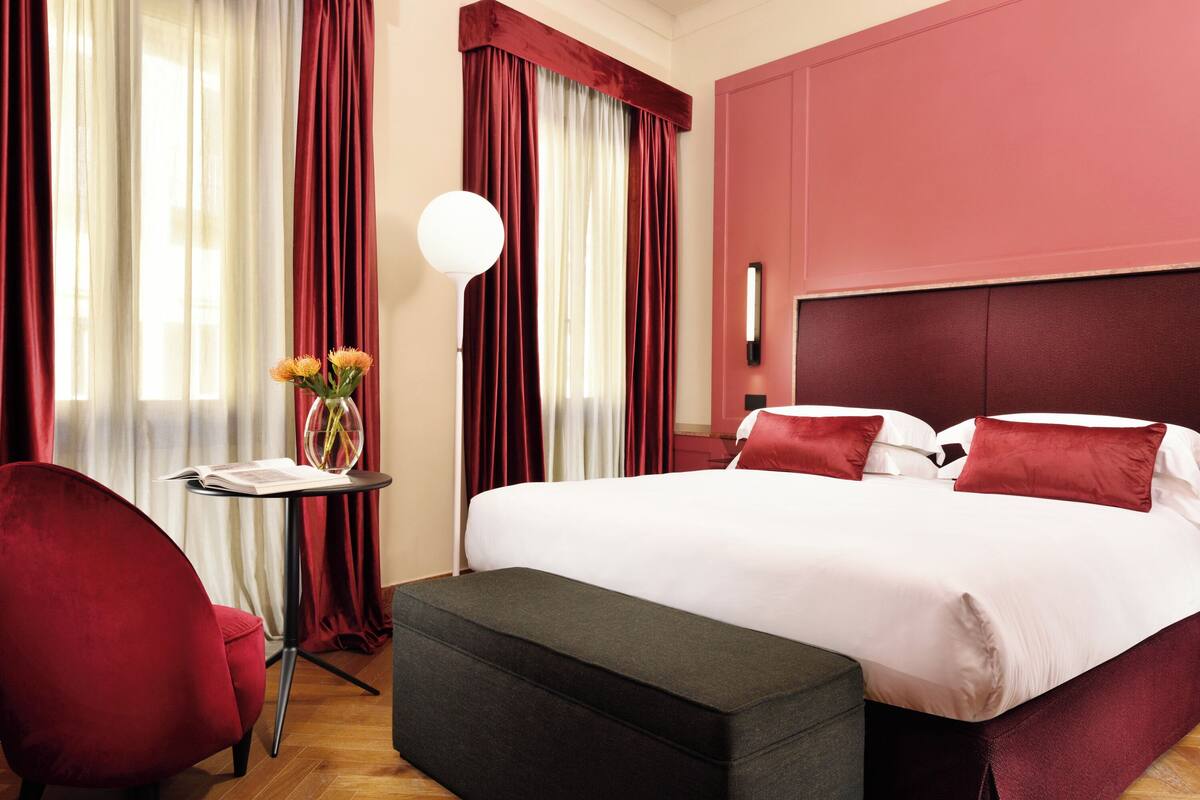 Premium bedding, down comforters, pillowtop beds, minibar