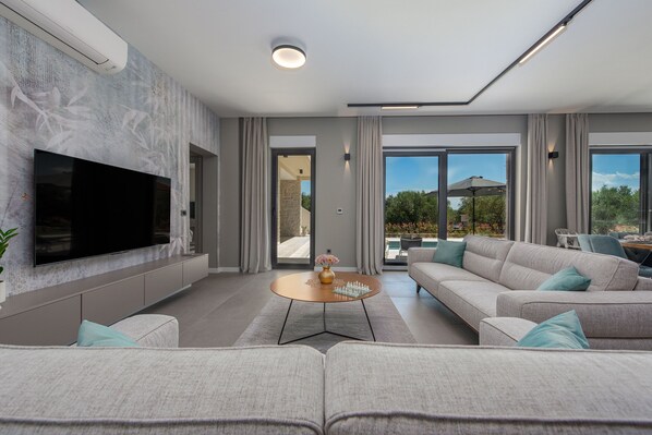 Fireplace - Villa Intrada (Sukosan)