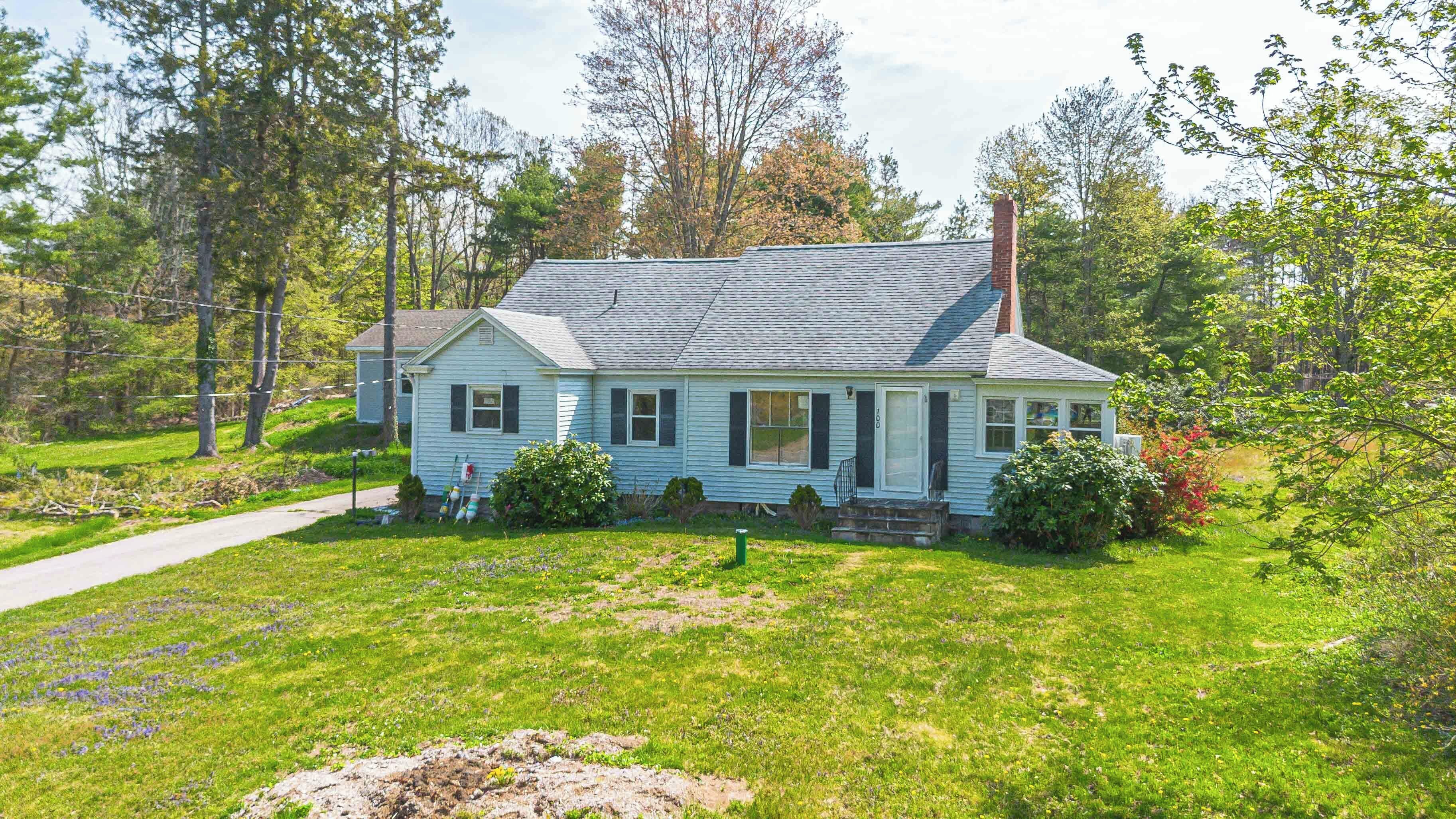 Kittery Retreat – A Serene Escape for 10, Quick Trip to Beaches & Dining