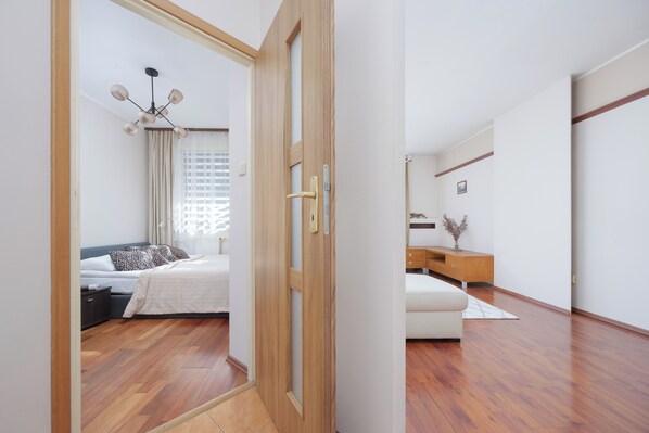 Appartement, 1 chambre, balcon | Coin séjour