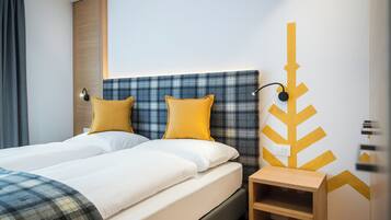 1 camera, una cassaforte in camera, una scrivania, culla da viaggio