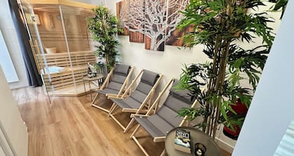 Das Loft - 4 SZ - 2 WC - 2 Duschen - Sauna - 2 Tiefgaragen Parkplätze