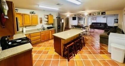 The Bay View. 3 Bedroom, 3 Bath. Private Lighted Fishing Pier.