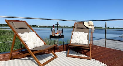Hausboot in Łazy am Jamno-See
