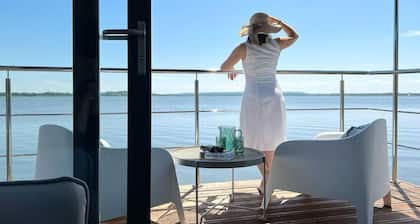 Houseboat by Lake Jamno with Rooftop Terrace