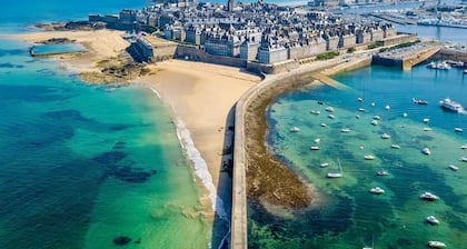 Grande Maison de Vacances et WE Près de Dinan