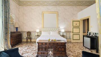 Suite Junior | 1 camera, minibar, una scrivania, Wi-Fi gratuito