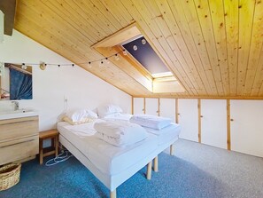 4 bedrooms, free WiFi