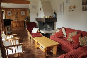 Téléviseur, foyer, lecteur de DVD