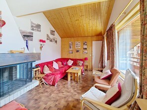 TV, fireplace, DVD player