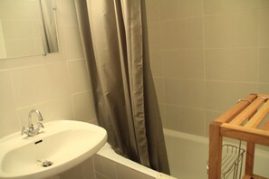 Bathroom - Alpenlake AP110  LAC & NATURE 4 Pers (Châtel)