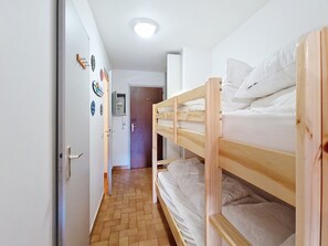 Iron/ironing board - Alpenlake AP110  LAC & NATURE 4 Pers (Châtel)